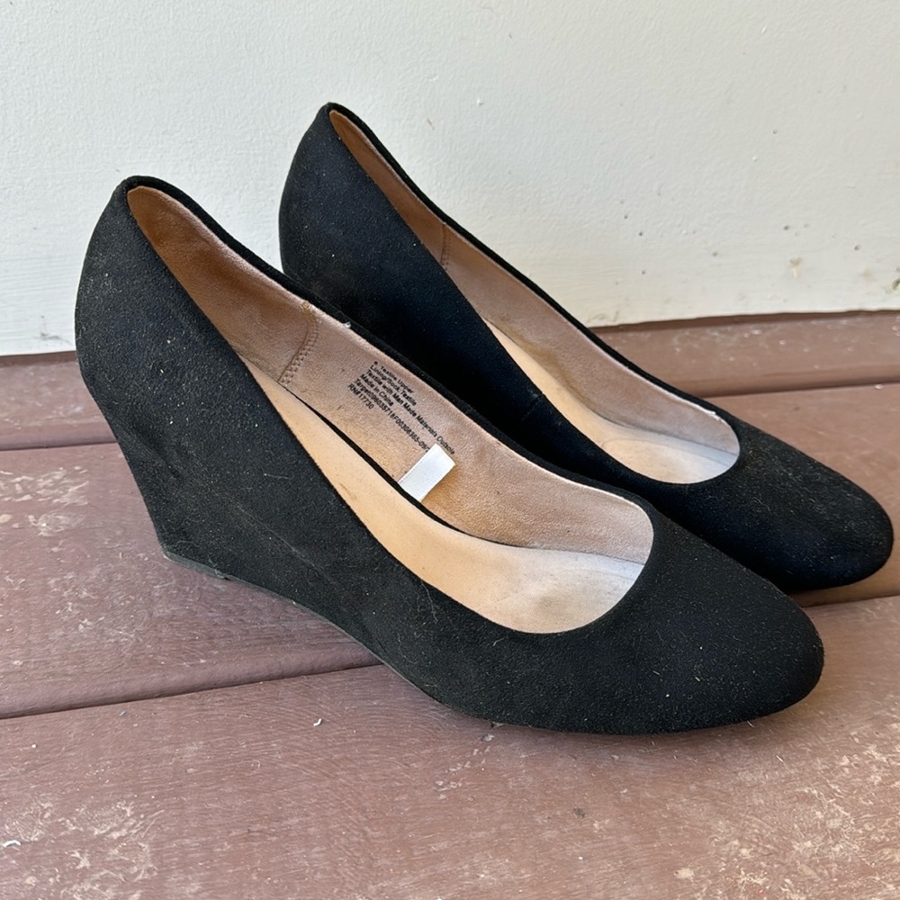 Black Wedges